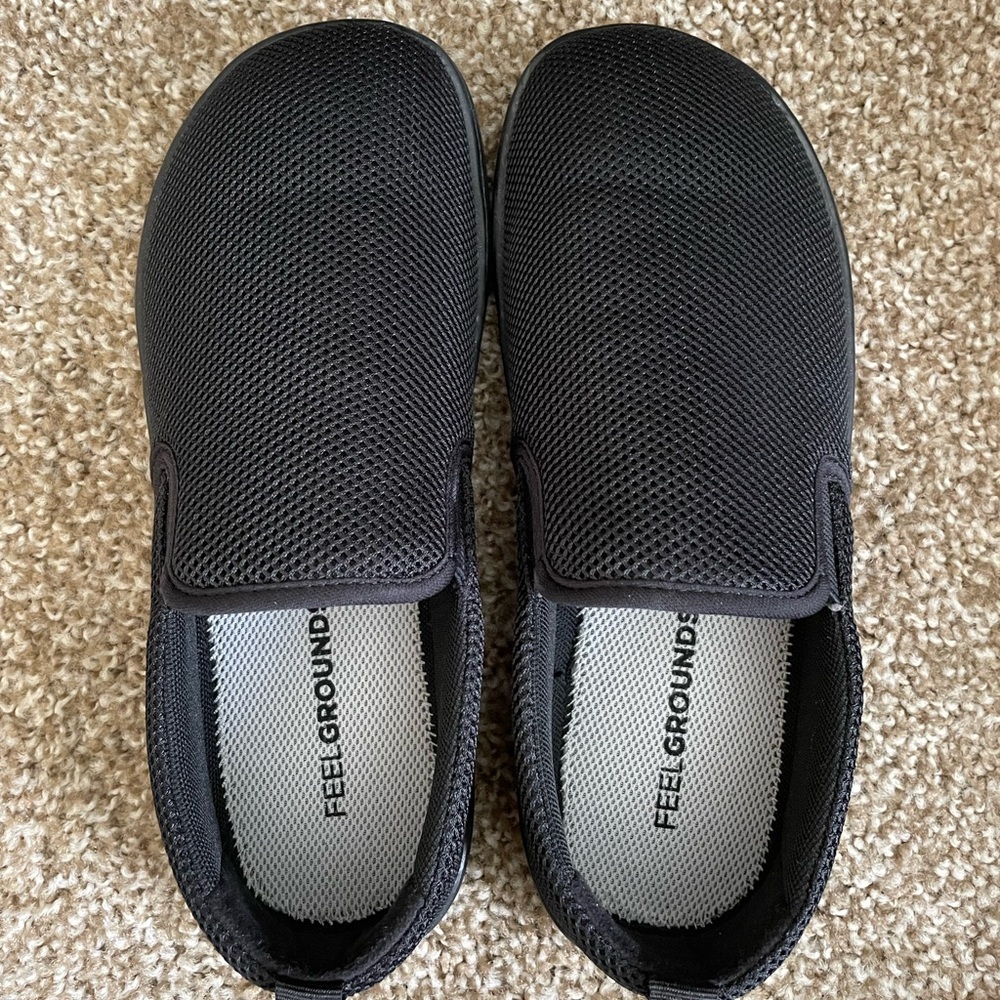 Feelgrounds barefoot mesh slip on sneaker. NEW with box